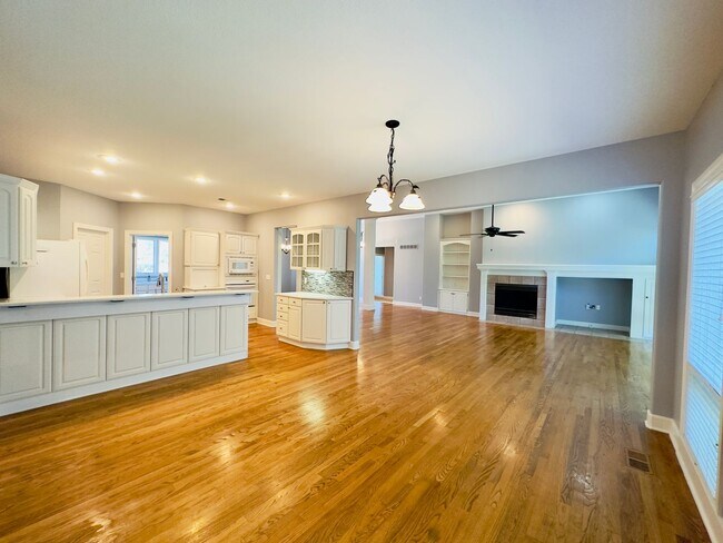 Building Photo - {6411} Enchanted Lake Estates + Updated Kitchen, Fresh Paint Throughout +  Main Floor Primary Bed...