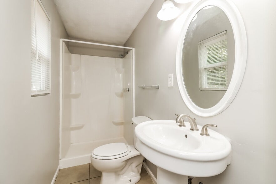 Building Photo - 3075 Flowers Dr
