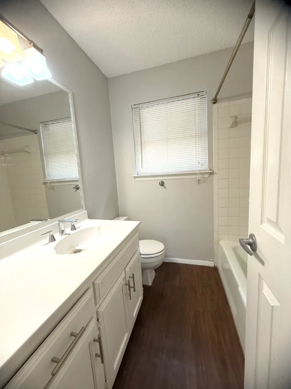 Building Photo - 301 Villa Oaks Cir