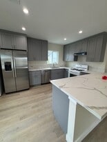 Building Photo - 4044 W 167th St