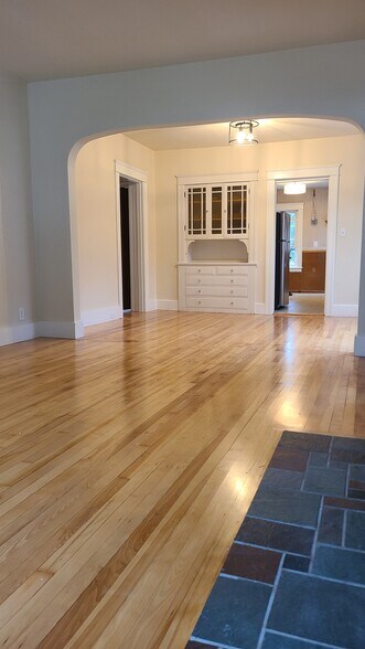 Building Photo - 60 Richmond Ave