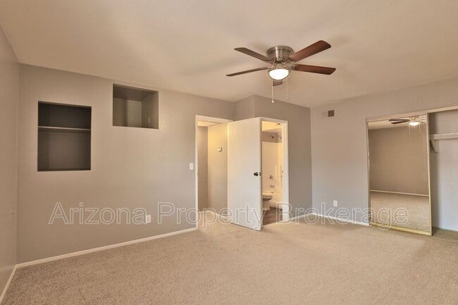 Building Photo - 6132 E Greenway St