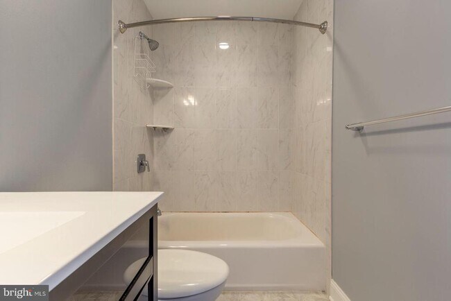 Building Photo - 153 Levering St