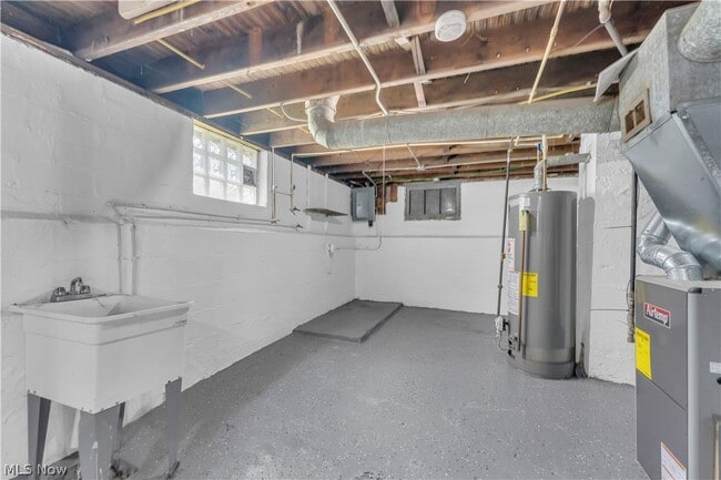 Building Photo - 13722 Saybrook Ave