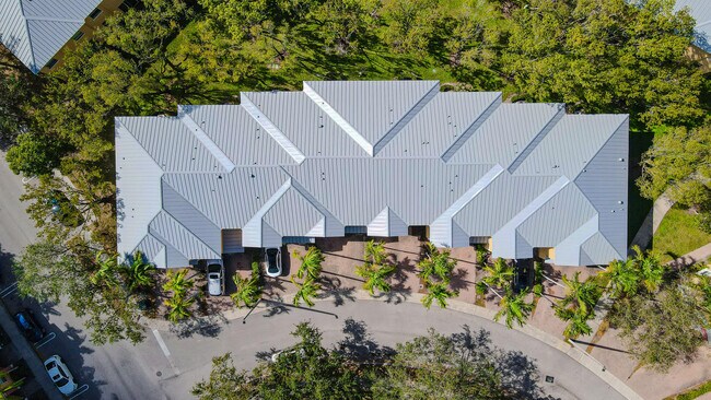 Building Photo - 2320 Shoma Ln