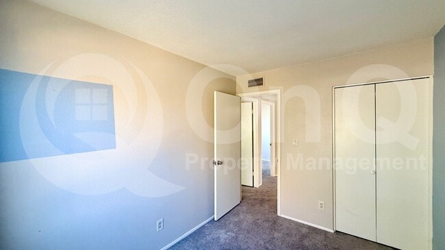 Building Photo - 5304 W Hearn Rd