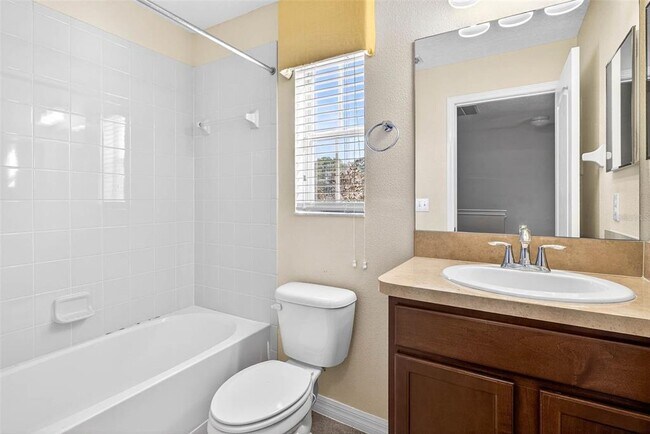 Building Photo - 31253 Claridge Pl