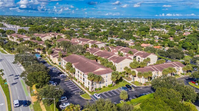 Building Photo - 777 Riverside Dr