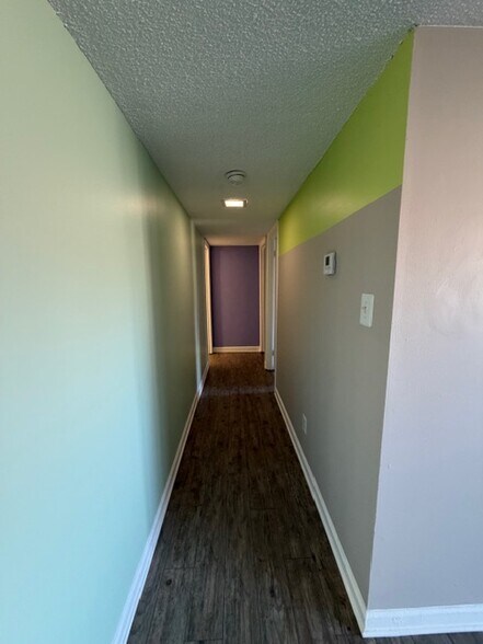 Building Photo - 2624 Randleman Rd