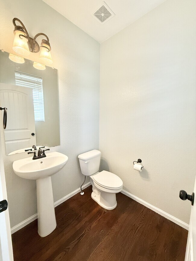Building Photo - 3403 Yellowwood Ln