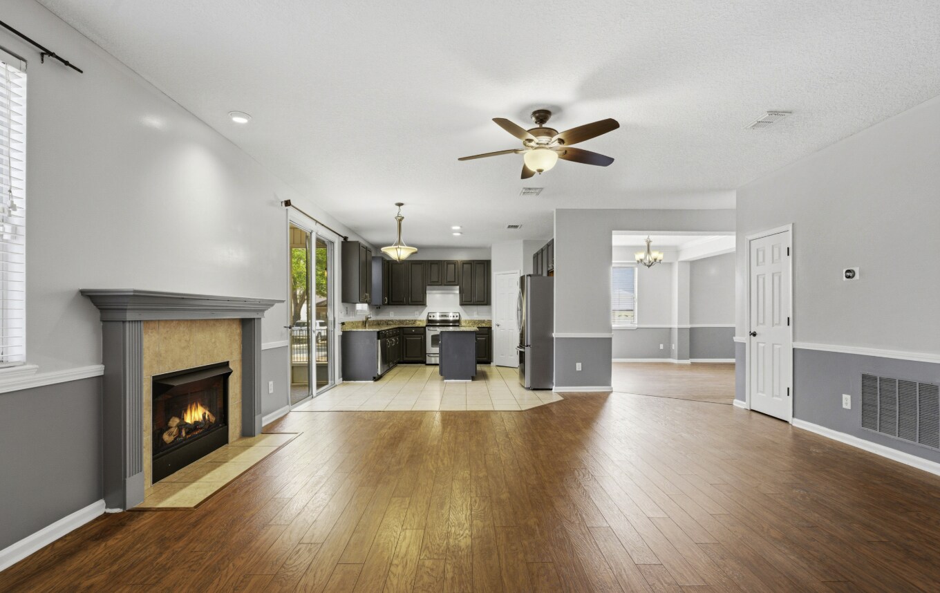 Building Photo - 1601 Majestic View Ln