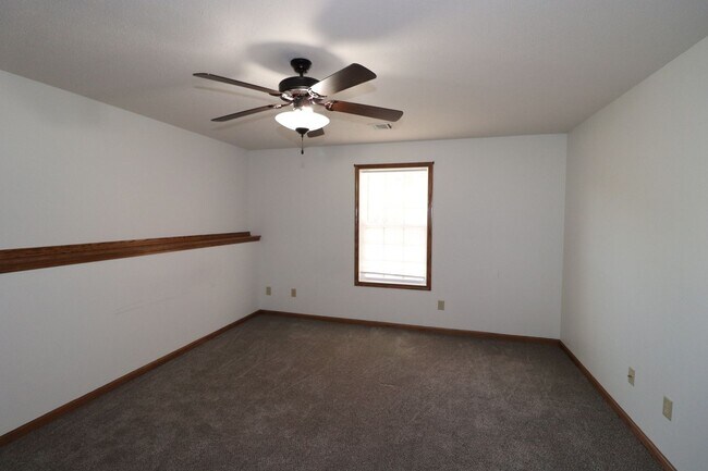 Building Photo - Country House for rent