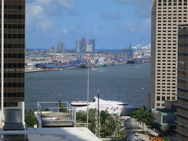 Building Photo - 151 SE 1st St