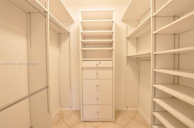 Building Photo - 10502 SW 77th Ct