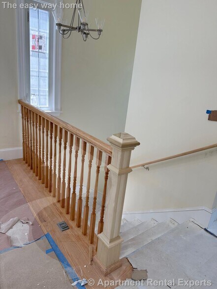 Building Photo - 32 Putnam Ave