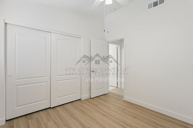 Building Photo - 9841 W Tonopah Dr