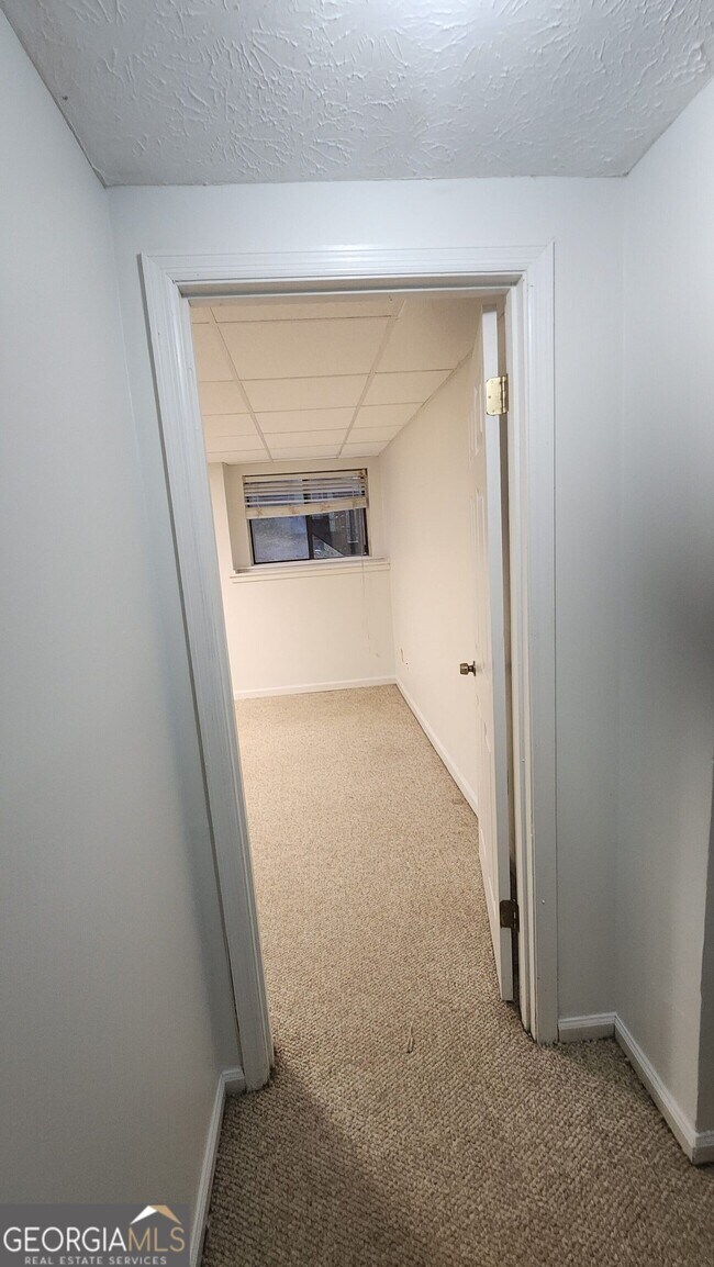 Building Photo - 6694 Live Oak Ln