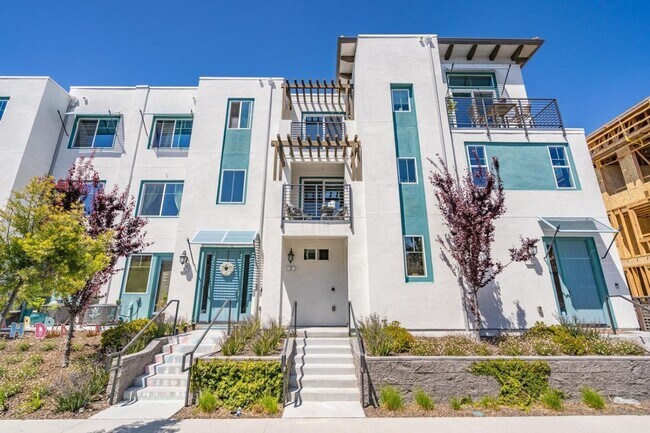 Primary Photo - PENTHOUSE CONDO IN COMMUNICATION HILL | 2B...