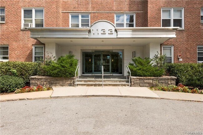 Building Photo - 1133 Midland Ave