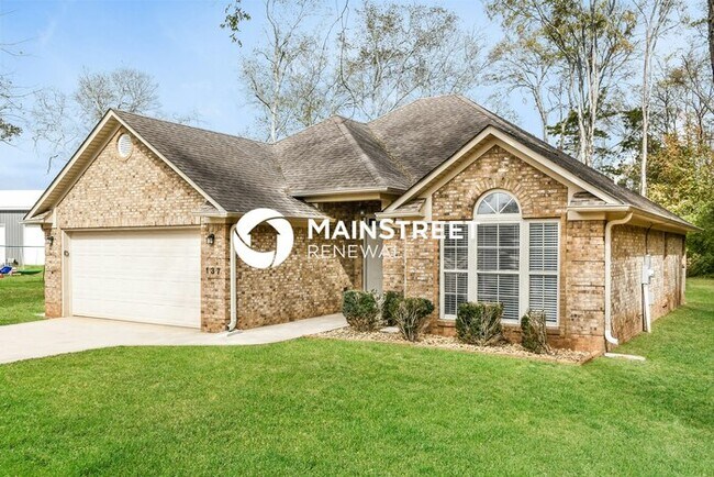 Building Photo - 3 Bedroom Pet-Friendly Home in HUNTSVILLE, AL with Main Street Renewal