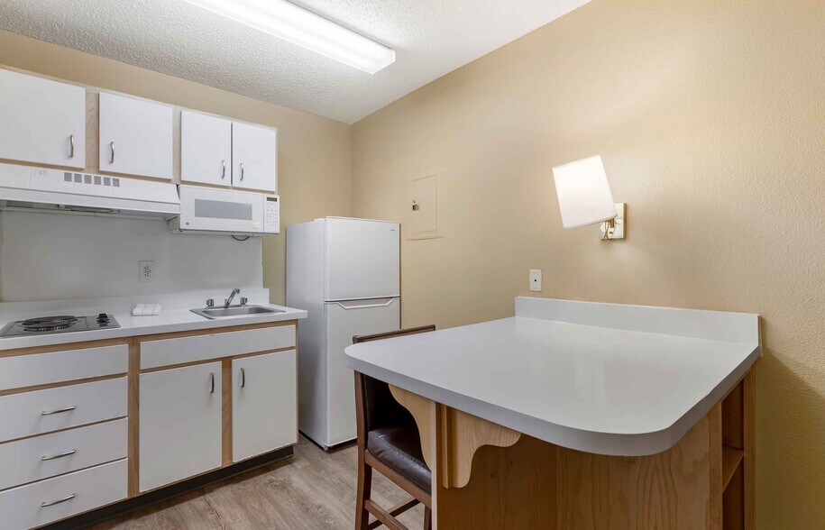 Building Photo - Furnished Studio-Denver - Aurora South
