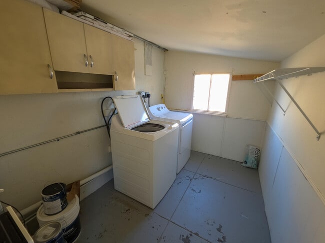 Building Photo - 808 San Pedro Ave