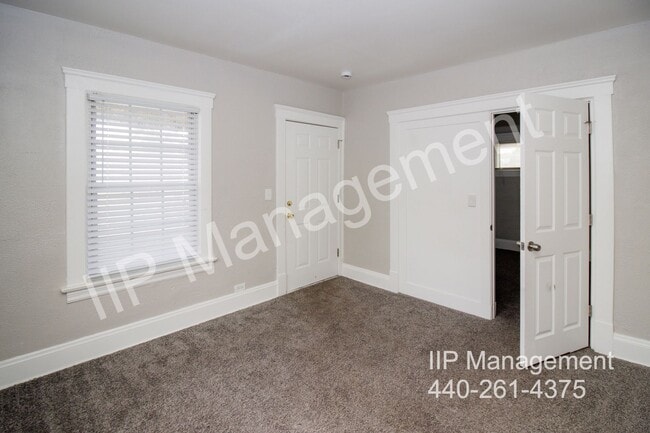 Building Photo - 9903 Sladden Ave
