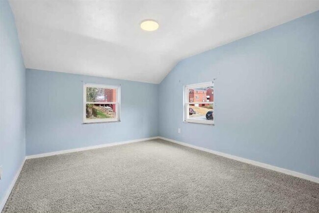 Building Photo - 1219 Circle Dr