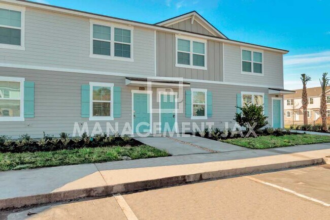 Building Photo - 8306 Zenith Cir
