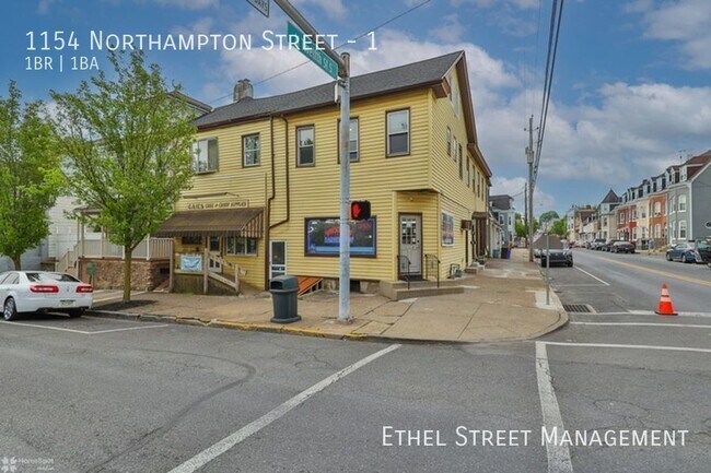 Building Photo - 1154 Northampton St