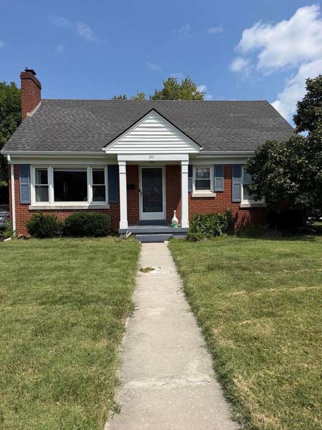 Building Photo - 341 Hollyhill Dr