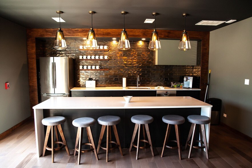 Huntington Apartments 20 S Naper Blvd Naperville IL 60540 Apartment