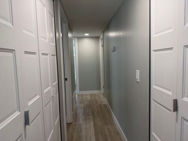 Building Photo - Absolutely gorgeous 3 bedroom 2 bath house