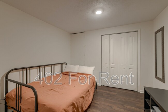 Building Photo - 3322 S 78th St