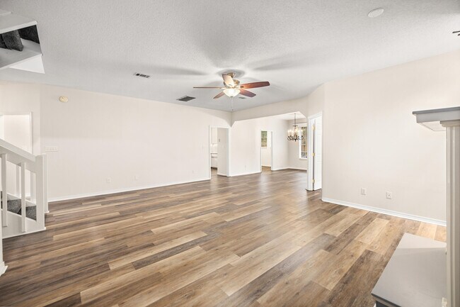 Building Photo - 1641 Parkside Cir