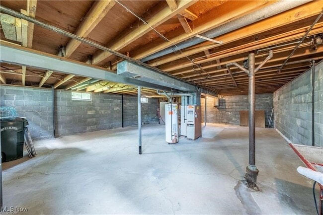 Building Photo - 558 Walnut St