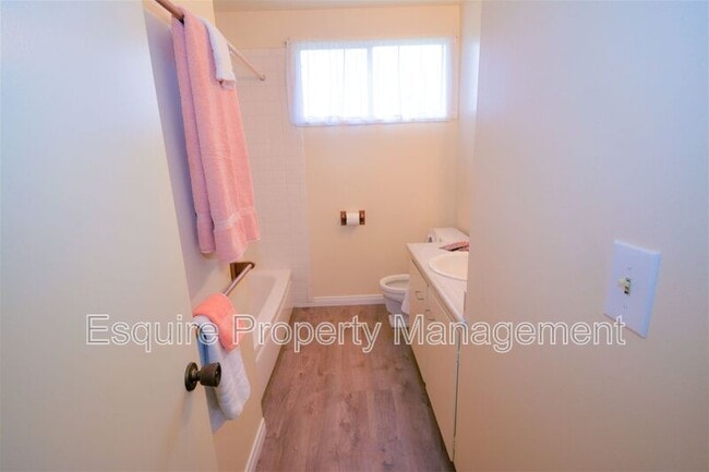 Building Photo - 609 Marsh Rondo