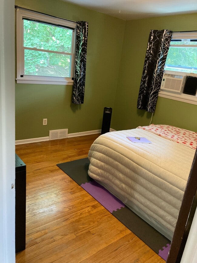 Building Photo - 325 Fellows Ave