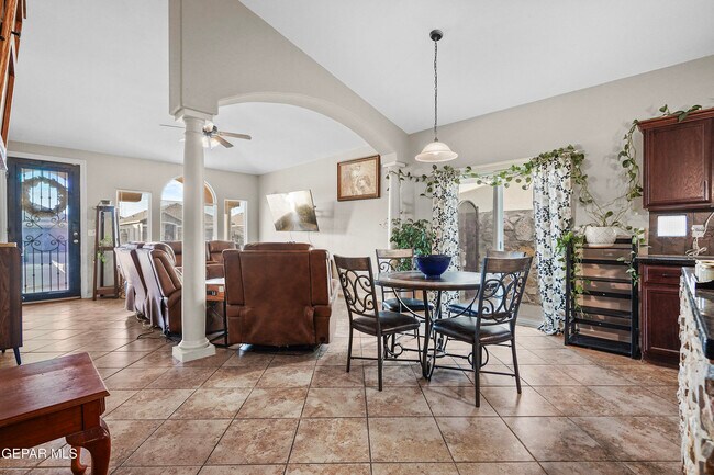 Building Photo - 14660 Spanish Point Dr