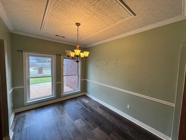Building Photo - 312 Ridgedale Dr