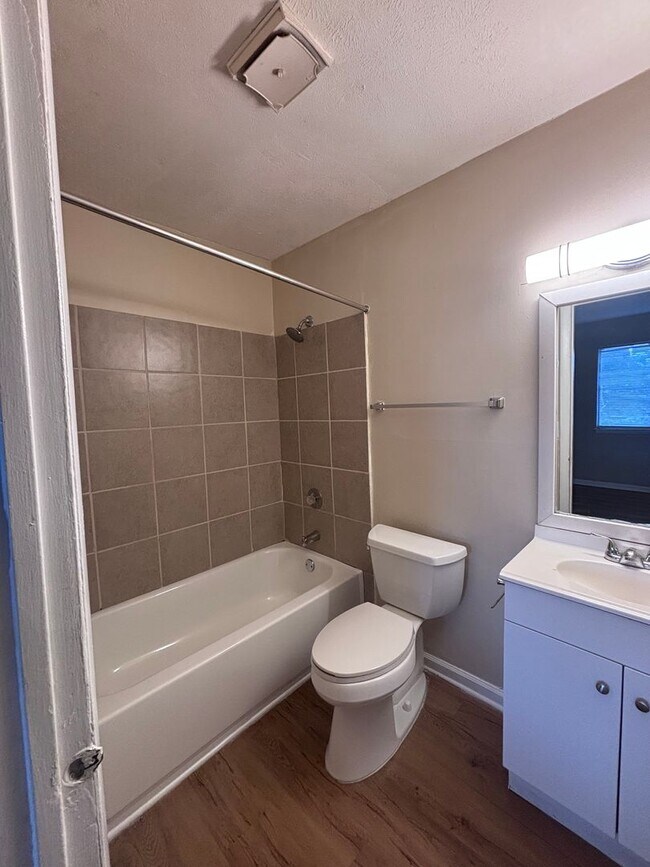 Building Photo - 419 Orchard Trace Ln