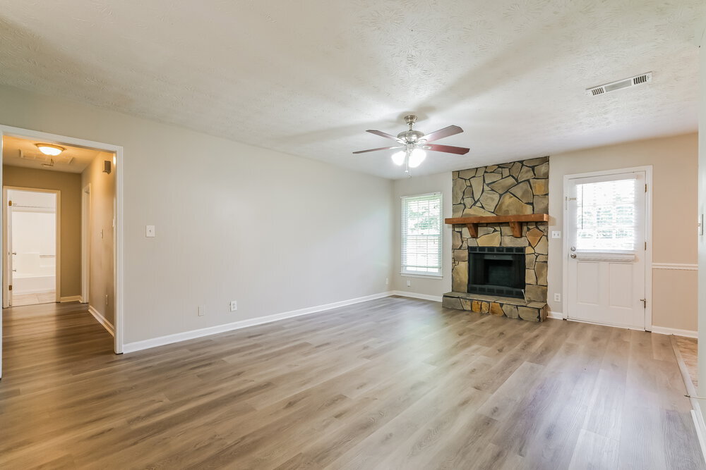 Building Photo - 3568 Fernbrook Dr