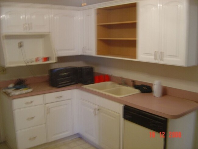 Building Photo - Charming Home in Tranquil Norwood Area