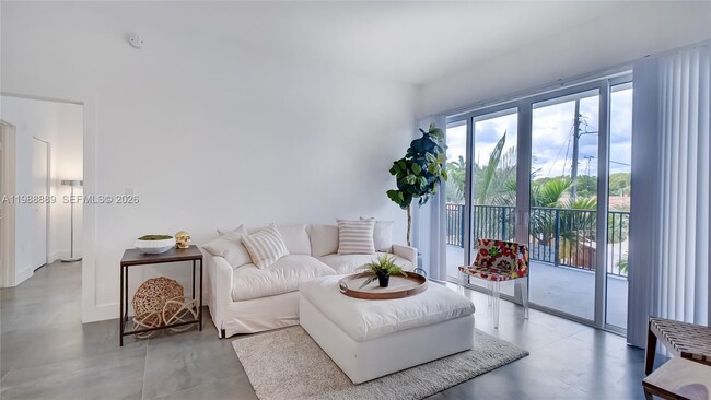 Building Photo - 2010 SW 25th Ter