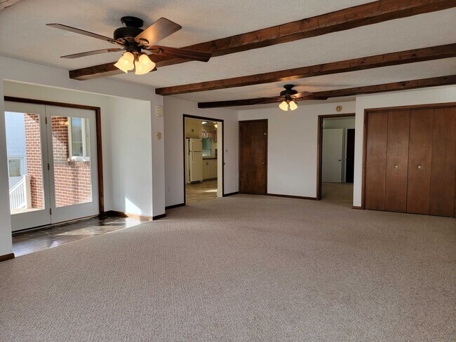 Building Photo - 222 Snyder Rd