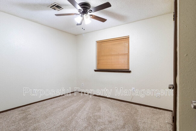 Building Photo - 9317 N Sherwell Dr