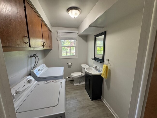 Building Photo - Two Bedroom Duplex with Heat Included! Nea...
