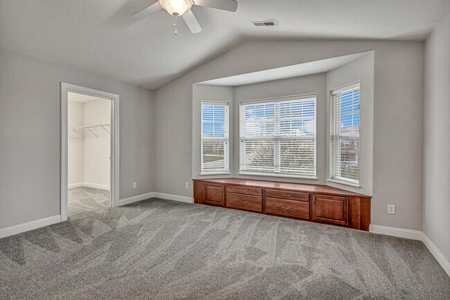 Building Photo - 4666 Sagewood Cir