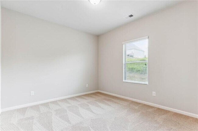 Building Photo - 5530 Mirror Lake Dr