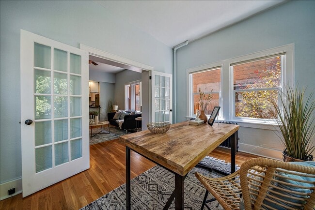 Building Photo - Uptown condo available immediately